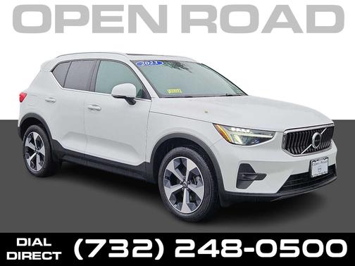 2023 Volvo XC40 B5 AWD Plus Bright