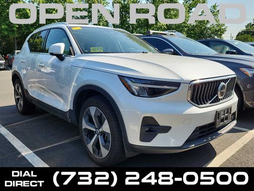 2023 Volvo XC40 B5 AWD Plus Bright