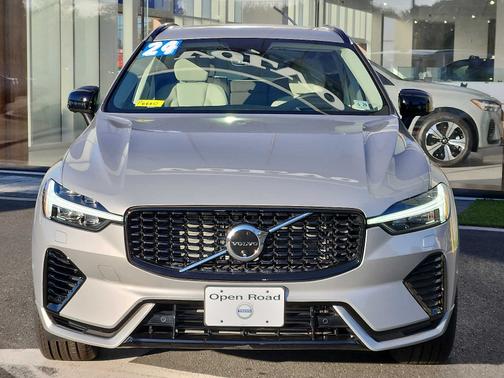 2024 Volvo XC60 Recharge Plug-In Hybrid T8 Ultimate Dark