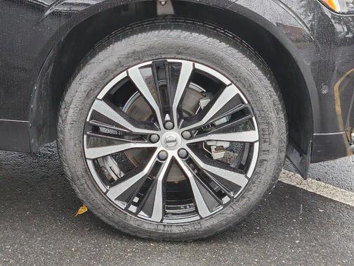 2023 Volvo XC60 B5 AWD Plus Dark