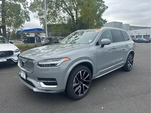 2024 Volvo XC90 B5 Plus Bright