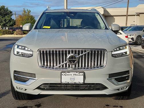 2024 Volvo XC90 B5 Plus Bright