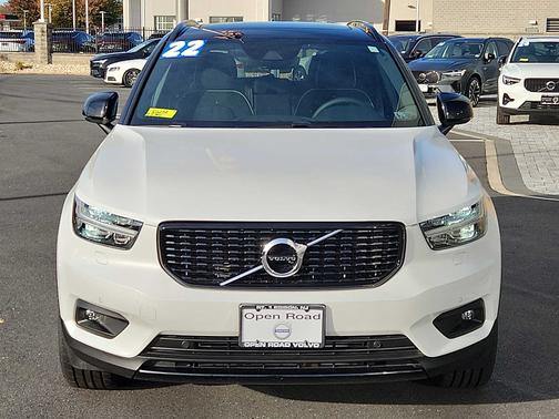 2022 Volvo XC40 T5 AWD R-Design