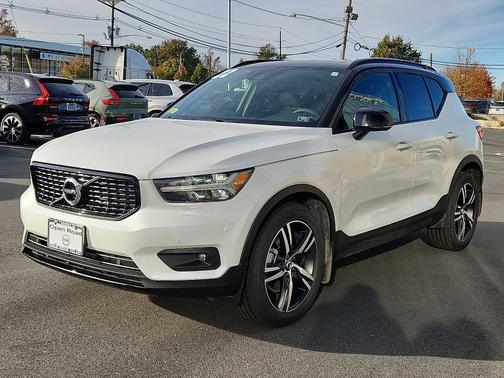 2022 Volvo XC40 T5 AWD R-Design