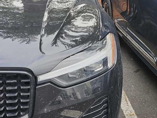 Onyx Black 2024 Volvo XC60 Core