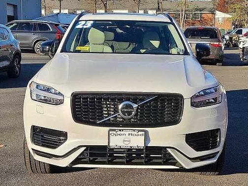 2023 Volvo XC90 Plus
