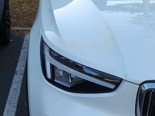 2023 Volvo XC40 B5 AWD Plus Bright