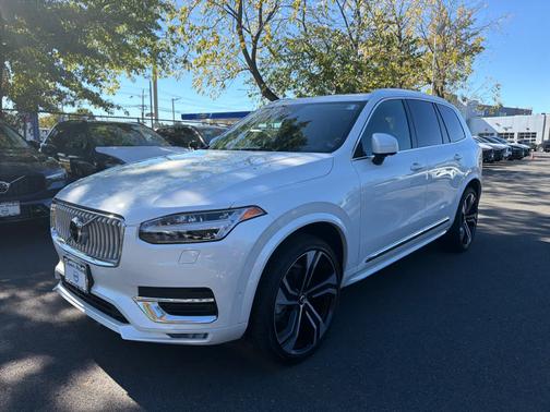 2024 Volvo XC90 B6 Ultimate Bright 7-Seater