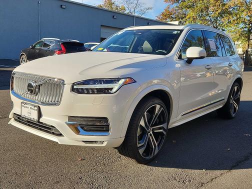 2024 Volvo XC90 B6 Ultimate Bright 7-Seater