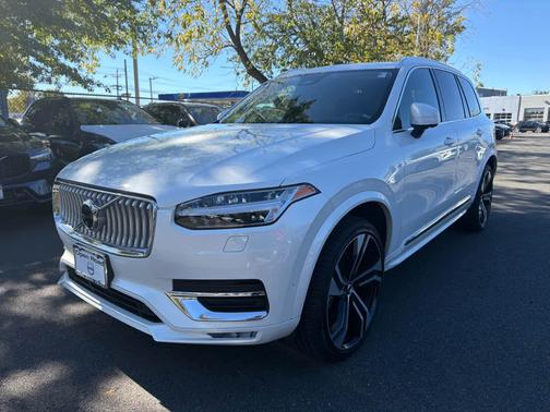 2024 Volvo XC90 B6 Ultimate Bright 7-Seater