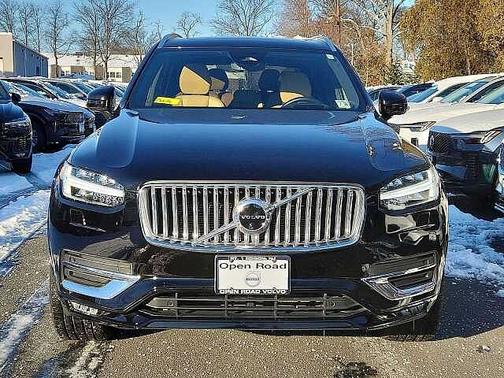 2023 Volvo XC90 B6 AWD Ultimate 7-Seater