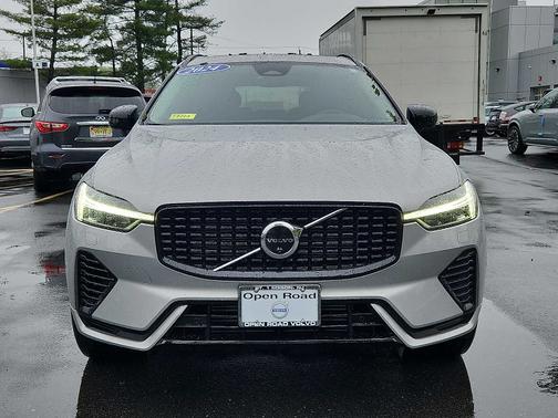 2024 Volvo XC60 Recharge Plug-In Hybrid T8 Plus Dark