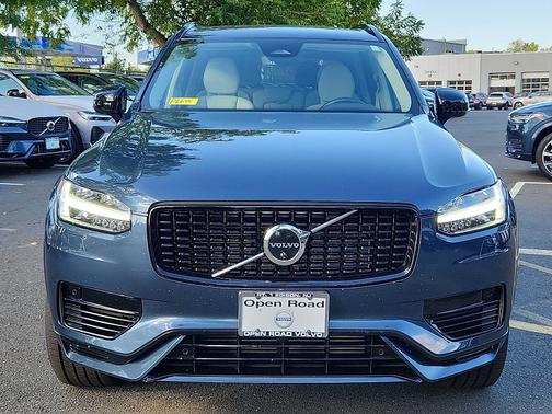 2023 Volvo XC90 Recharge Plug-In Hybrid Plus Dark 7-Seater