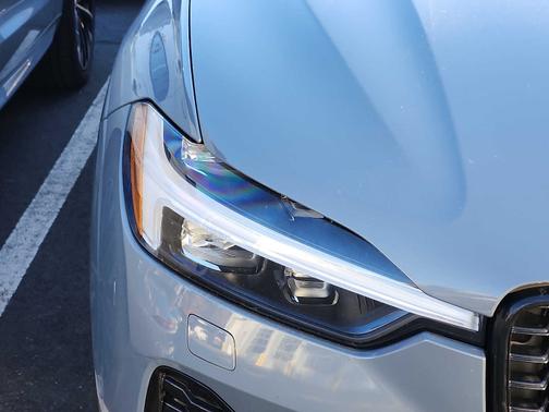 2023 Volvo XC60 B5 AWD Plus Dark