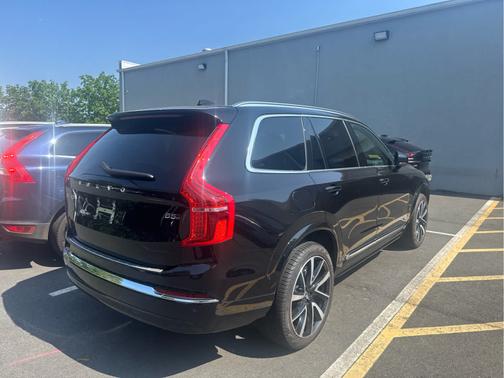 2024 Volvo XC90 B5 Plus Bright