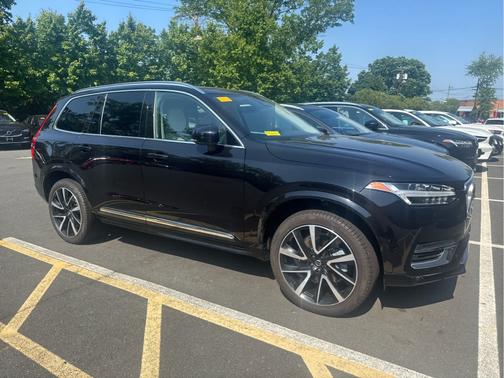 2024 Volvo XC90 B5 Plus Bright