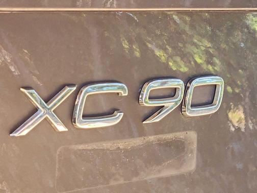 2023 Volvo XC90 B5 AWD Core