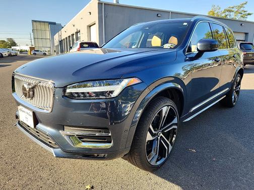2024 Volvo XC90 B6 Ultimate Bright 7-Seater