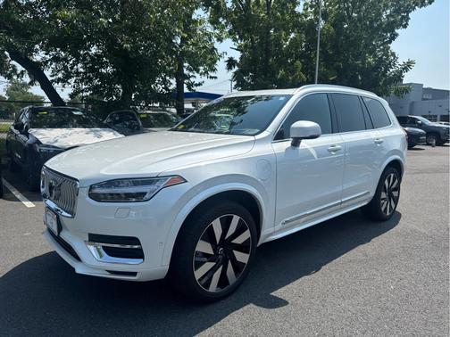 2023 Volvo XC90 Recharge Plug-In Hybrid Ultimate Bright 7-Seater