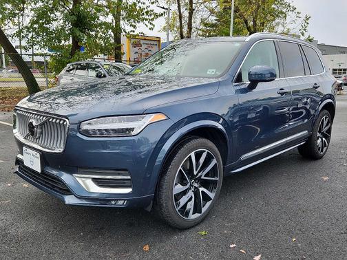 2023 Volvo XC90 B6 AWD Plus 7-Seater