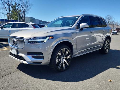 2023 Volvo XC90 Recharge Plug-In Hybrid Plus Bright 7-Seater