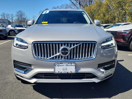 2023 Volvo XC90 Recharge Plug-In Hybrid Plus Bright 7-Seater