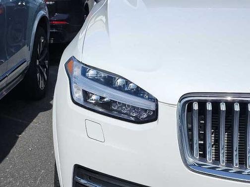 Crystal White 2023 Volvo XC90 B6 AWD Ultimate 7-Seater