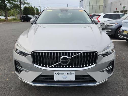 2022 Volvo XC60 Recharge Plug-In Hybrid T8 Inscription Extended Range
