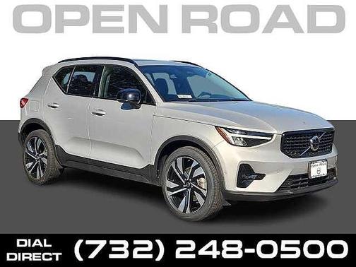 Silver Dawn 2023 Volvo XC40 Plus
