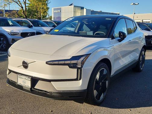 2025 Volvo EX30 Twin Motor Plus