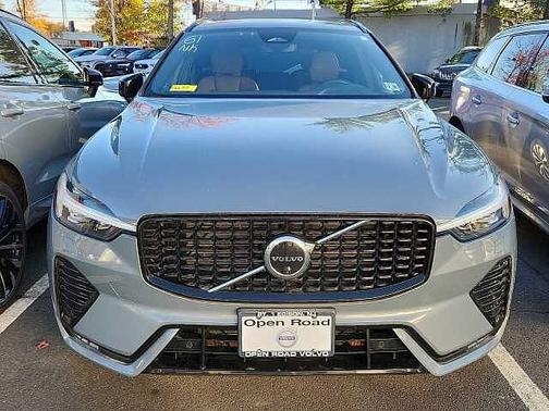 2023 Volvo XC60 Plus
