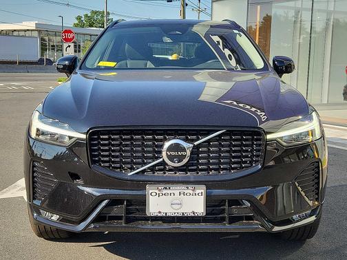 2024 Volvo XC60 B5 Plus Dark