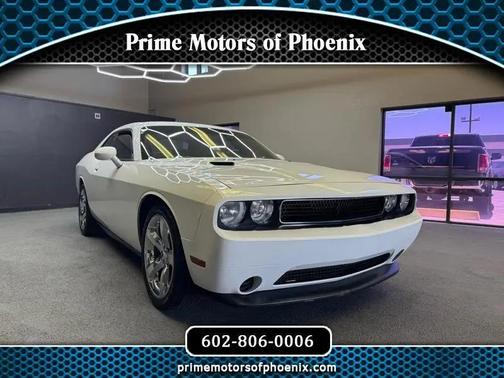 Bright White Clearcoat 2012 Dodge Challenger SXT