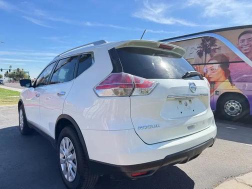 Glacier White 2016 Nissan Rogue S