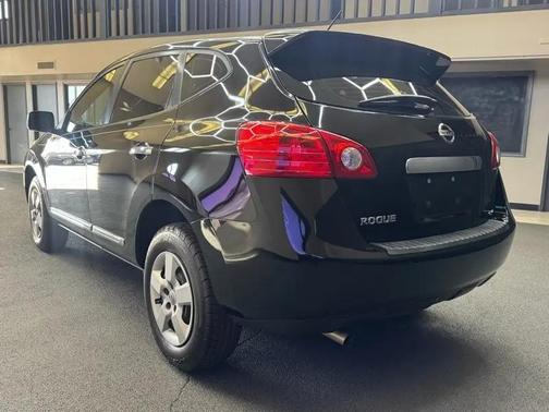 Black 2013 Nissan Rogue S