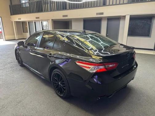 Midnight Black Metallic 2020 Toyota Camry SE