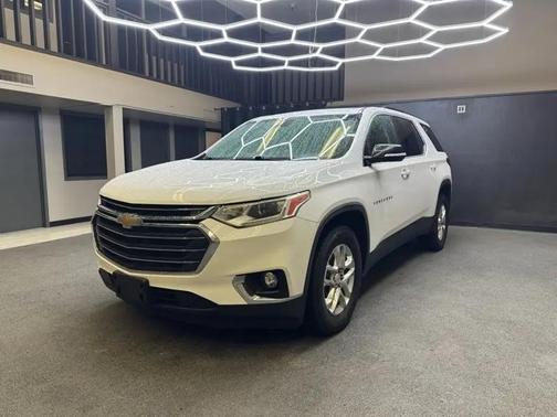 White 2019 Chevrolet Traverse LT Cloth