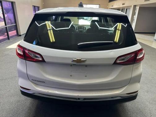 Summit White 2018 Chevrolet Equinox LS