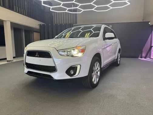 White Pearl 2015 Mitsubishi Outlander Sport SE