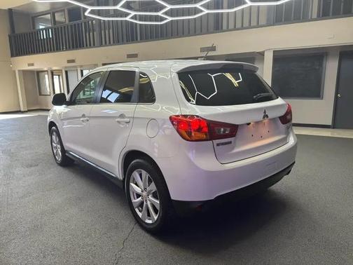 White Pearl 2015 Mitsubishi Outlander Sport SE