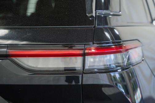 Diamond Black Crystal Pearlcoat 2023 Jeep Grand Cherokee Limited