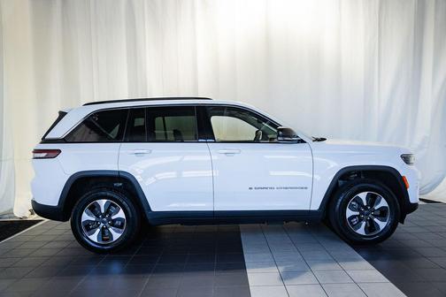 Bright White Clearcoat 2023 Jeep Grand Cherokee 4xe Base