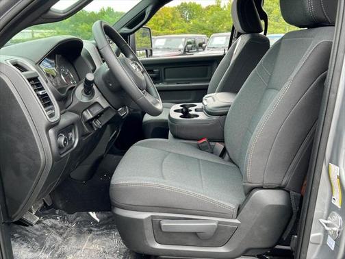 2024 RAM 2500 Tradesman Crew Cab 4x4 6'4' Box