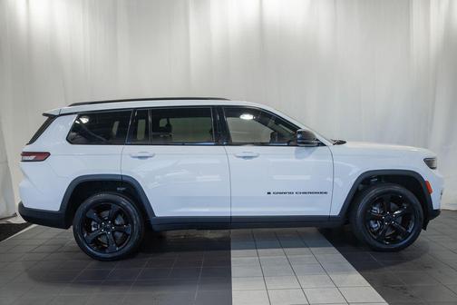 Bright White Clearcoat 2022 Jeep Grand Cherokee L Limited