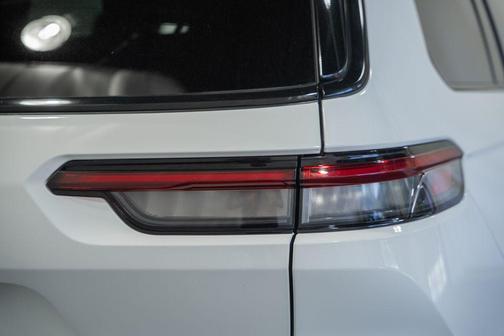 Bright White Clearcoat 2022 Jeep Grand Cherokee L Limited