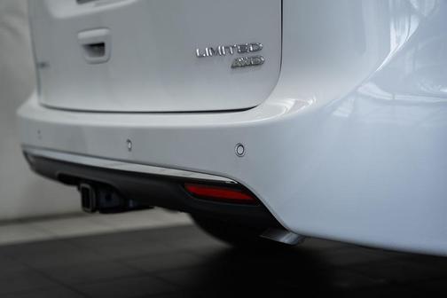 Bright White Clearcoat 2026 Chrysler Pacifica Limited