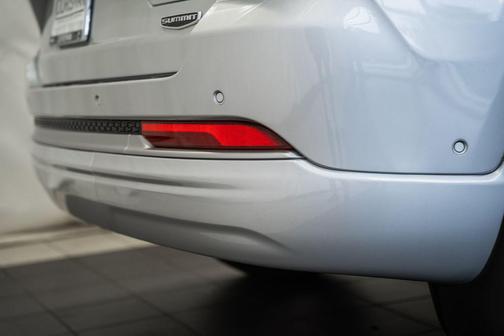 Silver Zynith 2026 Jeep Grand Cherokee Summit