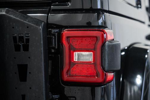 Black Clearcoat 2018 Jeep Wrangler Unlimited Sahara
