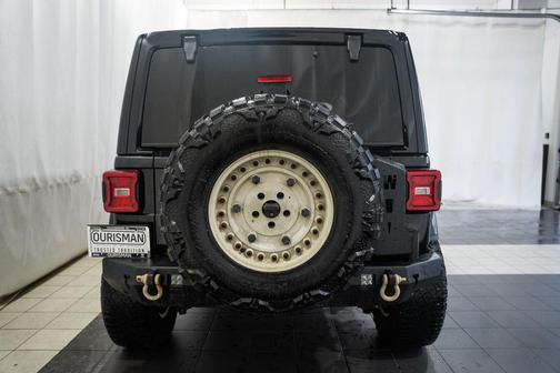 Black Clearcoat 2018 Jeep Wrangler Unlimited Sahara
