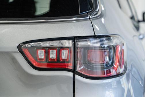 Billet Silver Metallic Clearcoat 2023 Jeep Compass Latitude Lux